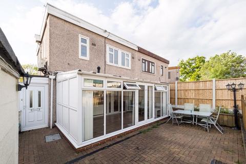 26 Colne Drive, Romford, RM3 9JX