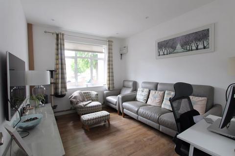 2 bedroom end of terrace house to rent, Portland Crescent, Greenford
