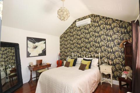 31 Alameda Road, Ampthill, Bedford, MK45 2LA
