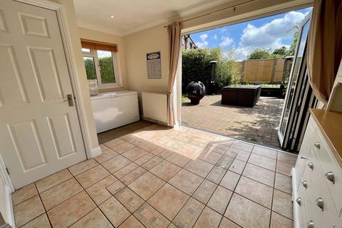152 Jeans Way, Dunstable, LU5 4PP