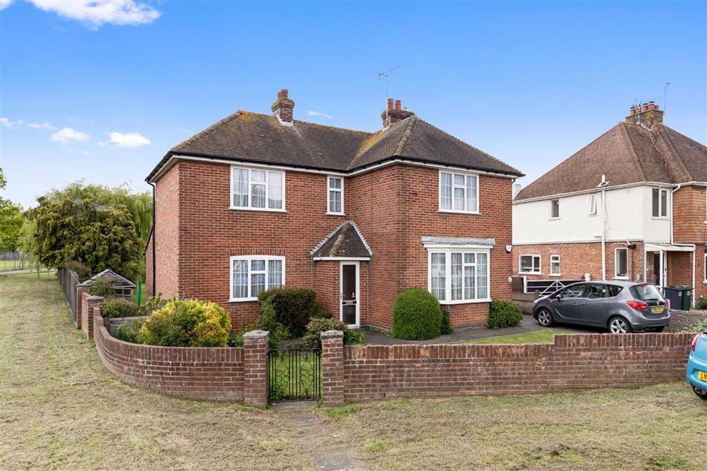 Kingsnorth Road, Ashford, Kent 3 bed detached house £400,000