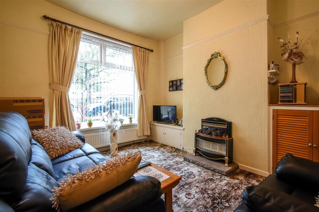 Blackburn Road, Oswaldtwistle... 2 bed house £89,950