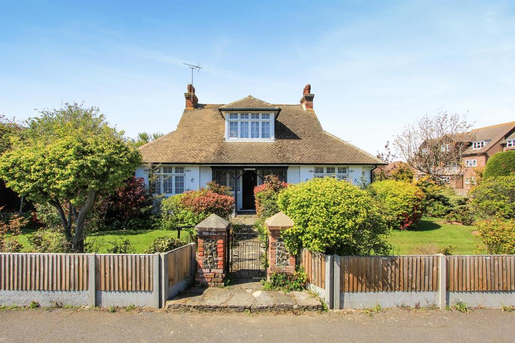 Manor Road, Whitstable 3 bed detached house £625,000