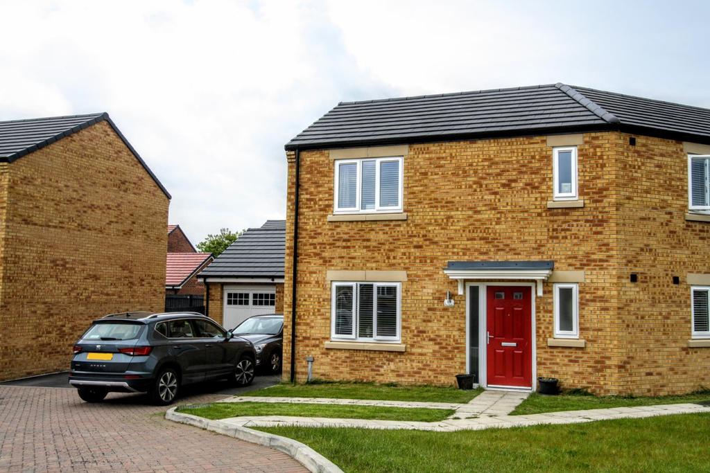 The Glade, Newton Aycliffe 3 bed semidetached house £165,000