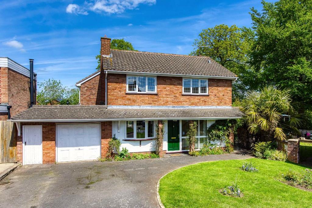 4, Eastgate, Brewood, Stafford, ST19 4 bed detached house £549,950