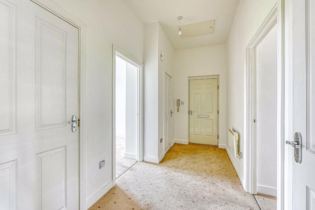 18 New Wing, Wergs Hall, Tettenhall, Wolverhampton, WV8 2 bed apartment