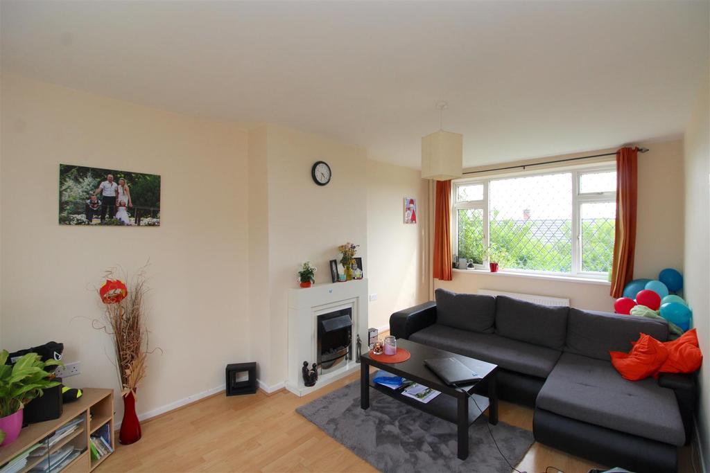 Great Park Road, Kimberworth Park, Rotherham 3 bed end of terrace house