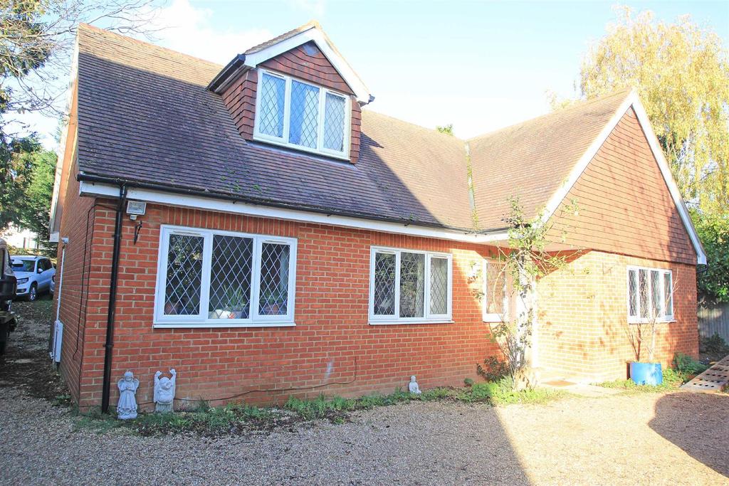 Cox Green Lane, Maidenhead 4 bed bungalow £675,000