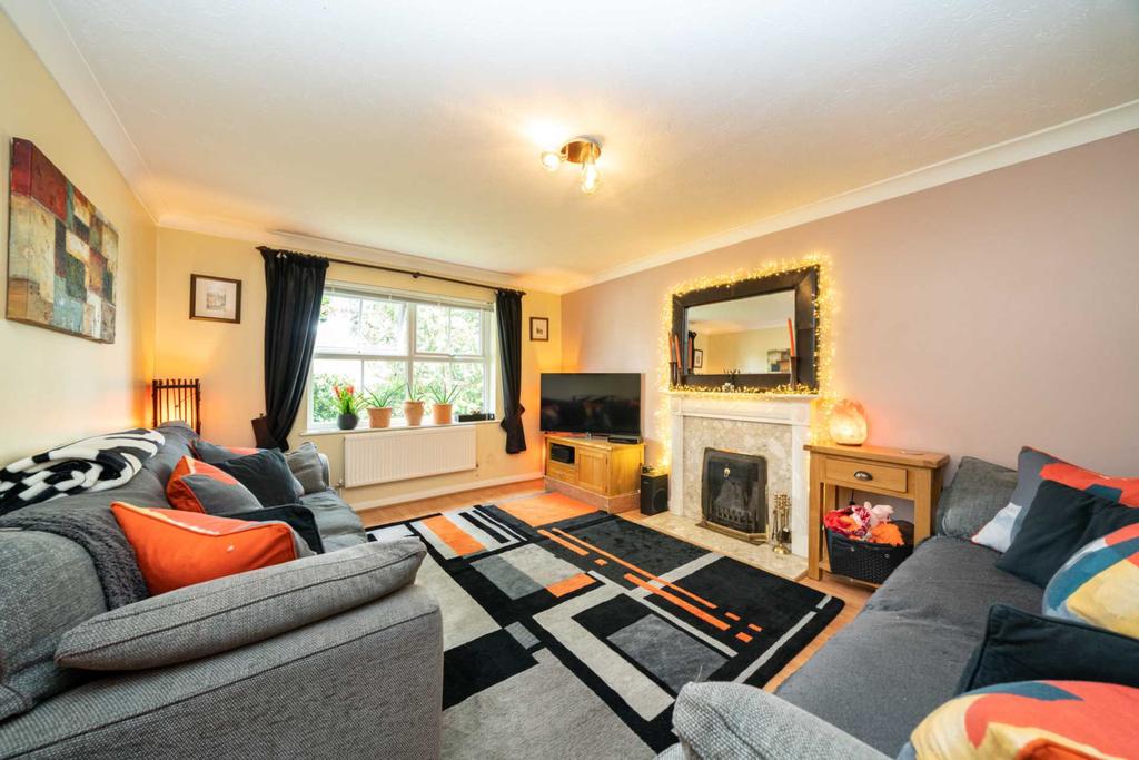 Betjeman Way, Hemel Hempstead 4 bed detached house £649,995