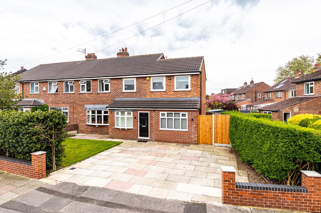 Ullswater Road, Flixton, Manchester, M41 4 bed semidetached house £