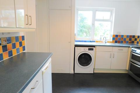 2 bedroom flat to rent - Riverbank, Riverside Road, Staines, TW18 2QG