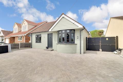 2 Central Avenue, Rochford, SS4 3BQ