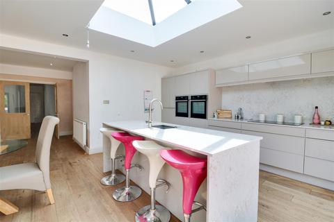 2 Central Avenue, Rochford, SS4 3BQ
