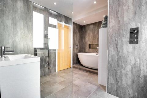 2 Central Avenue, Rochford, SS4 3BQ