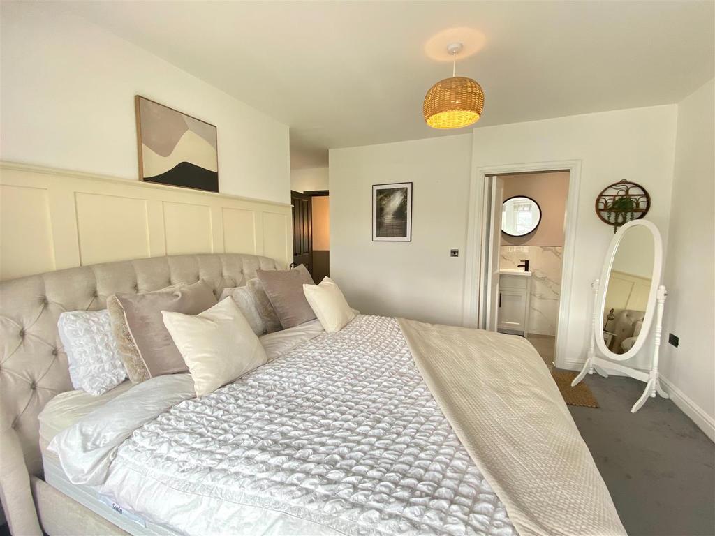 27 qr master bedroom area pic 1.jpeg