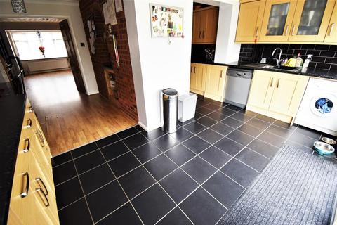 41 Lower Crescent, Linford, Stanford-le-hope, SS17 0QJ