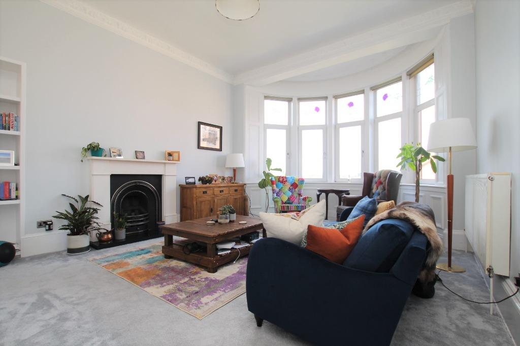 Ancaster Drive, Flat 2/1, Anniesland... 3 bed flat £1,100 pcm (£254 pw)