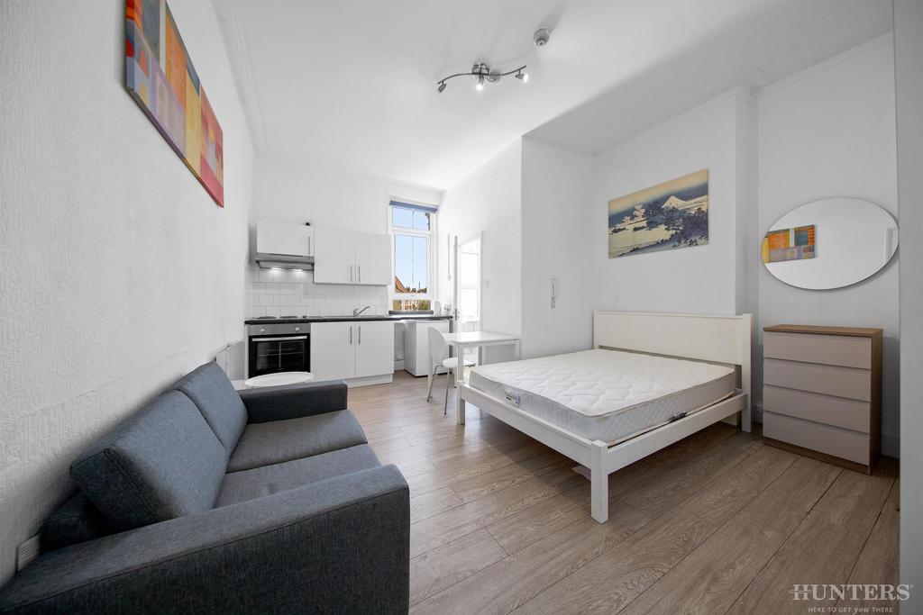 Tynemouth Road, London, N15 4AL Studio £950 pcm (£219 pw)