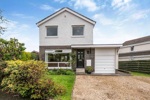 Manadon, 2 Banks Crescent, Crieff, PH7 3SR