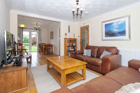 Manadon, 2 Banks Crescent, Crieff, PH7 3SR
