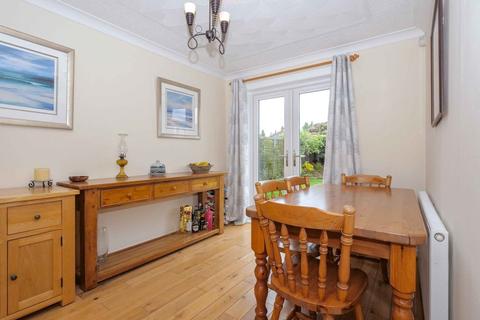 Manadon, 2 Banks Crescent, Crieff, PH7 3SR