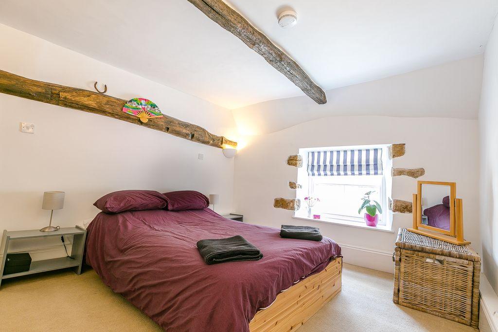 Bedroom 2 (Double)