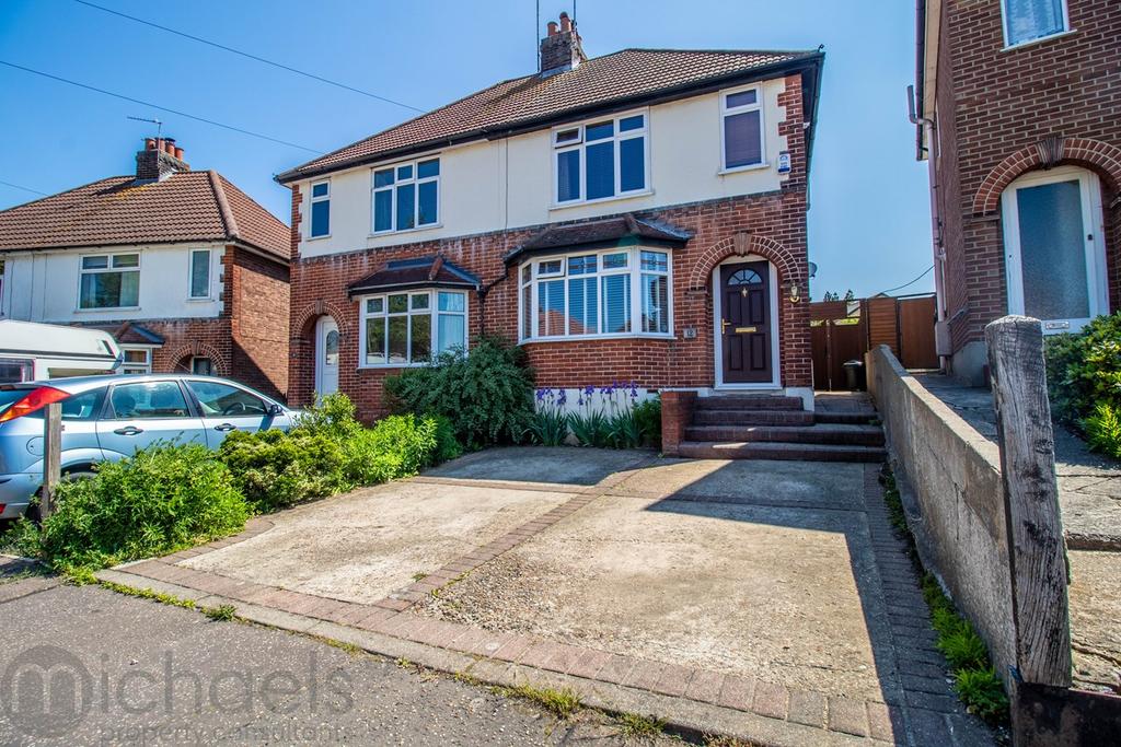 Rosebery Avenue, Colchester, CO1 2 bed semidetached house £300,000