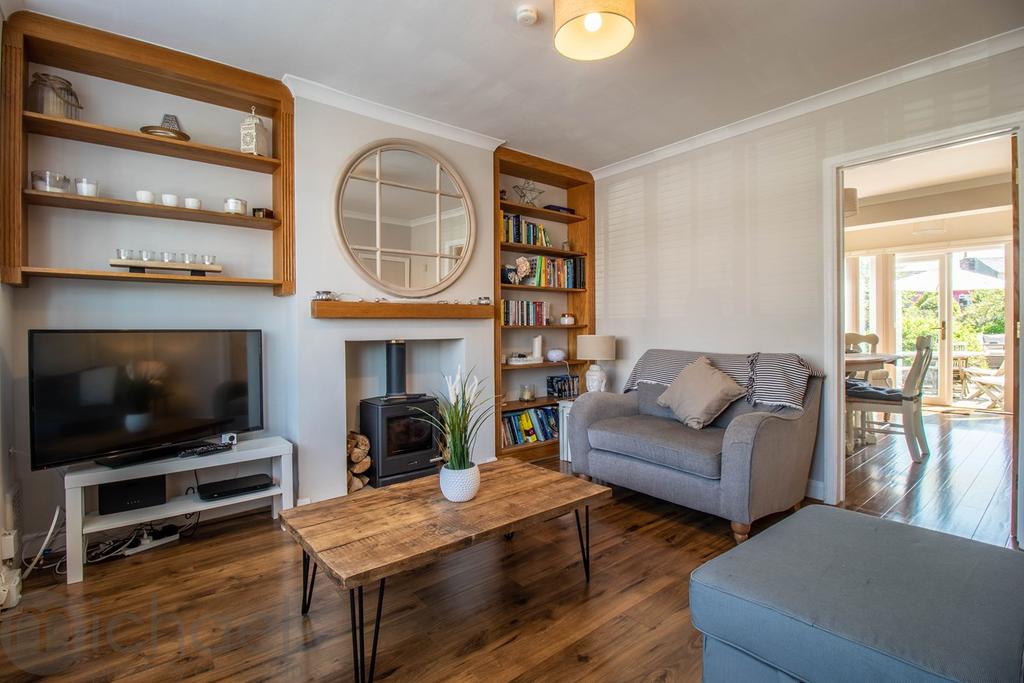 Rosebery Avenue, Colchester, CO1 2 bed semidetached house £300,000
