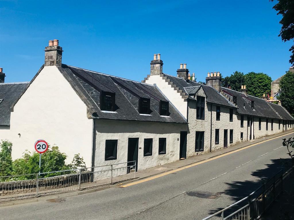 West High Street, Kirkintilloch, G66 1AA 2 bed terraced house £119,000