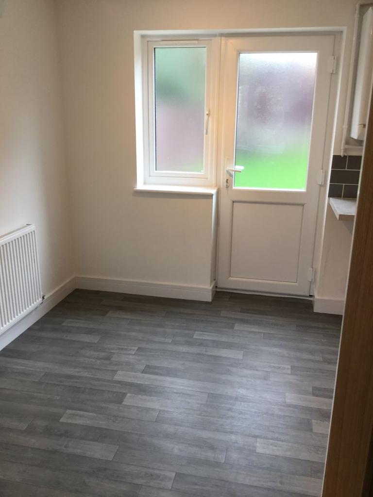 Dorchester Way, Hereford 3 bed semidetached house £825 pcm (£190 pw)