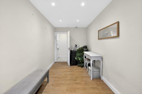 1 bedroom apartment to rent, Dorchester Grove, London, W4