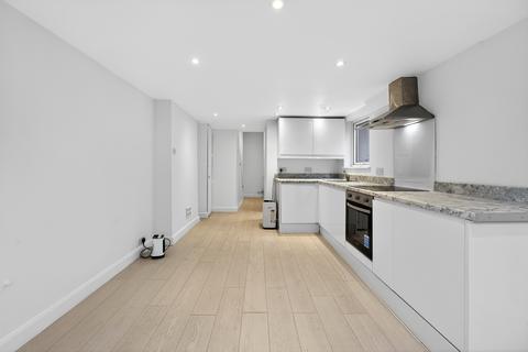 1 bedroom apartment to rent, Dorchester Grove, London, W4