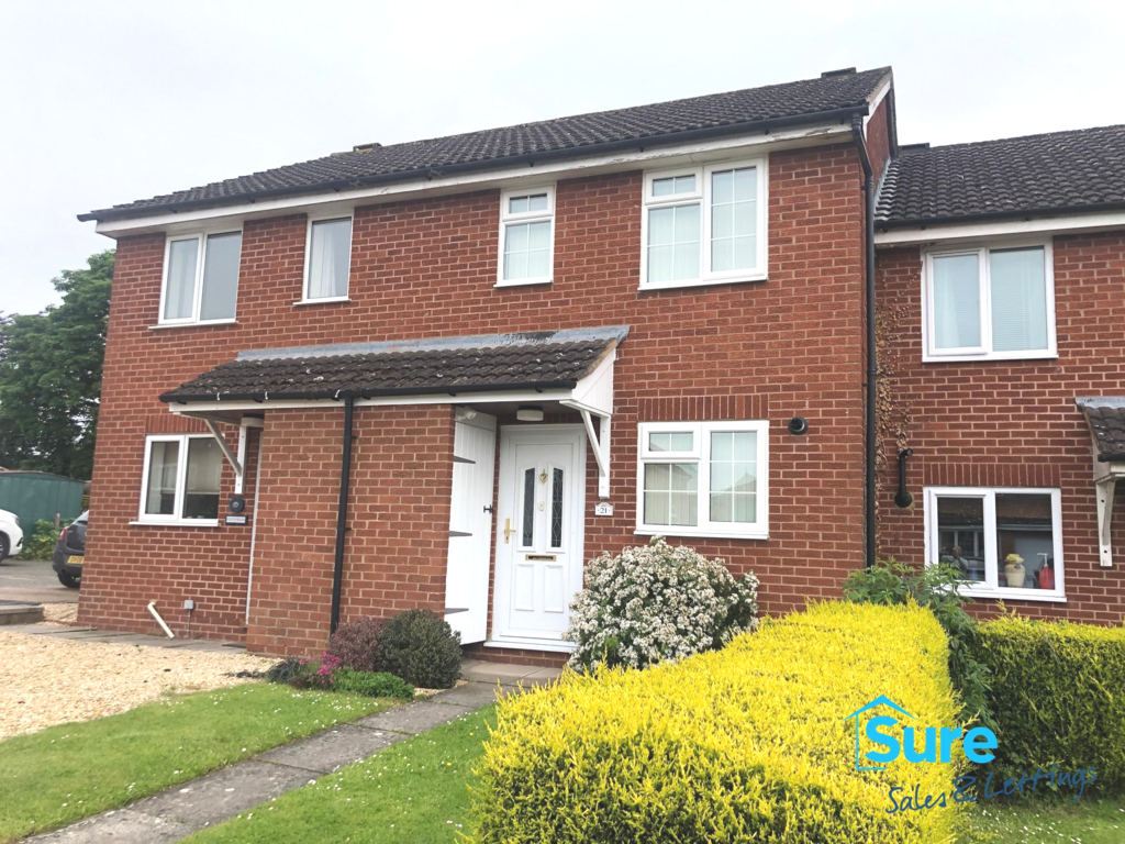 Colchester Close, WestburyOnSevern... 2 bed terraced house £750 pcm
