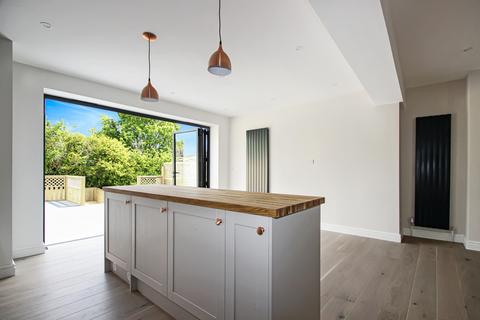 30 Old Hill, Orpington, BR6 6BN