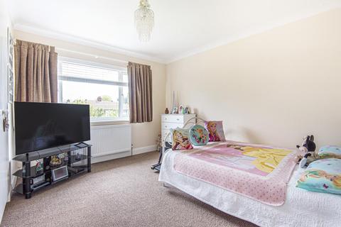 5 East Way, Bromley, BR2 7NU