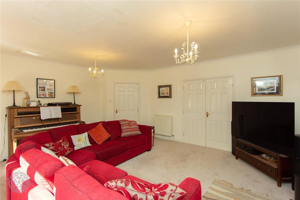 Warrington Road, Glazebury, Warrington, WA3 4 bed detached house £525,000