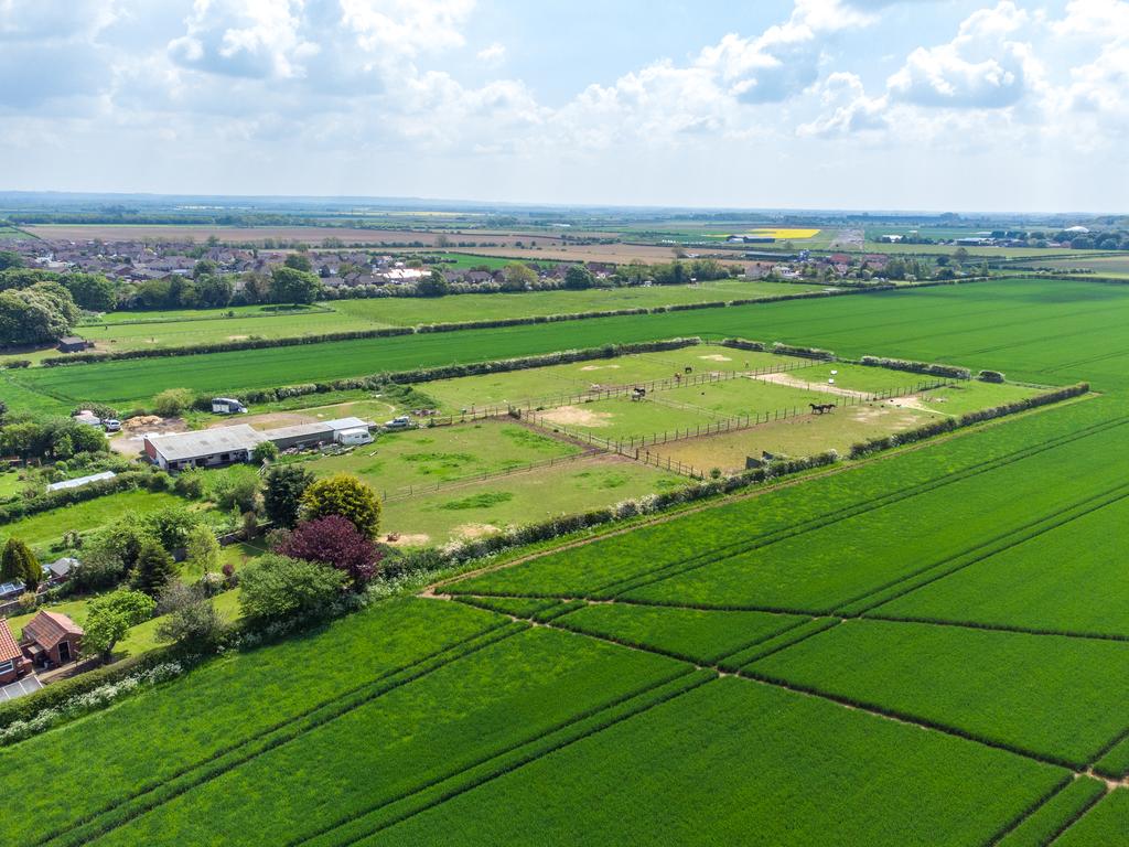 Hibaldstow, Brigg DN20 Farm land £250,000
