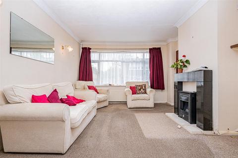36 Savay Close, Denham, Uxbridge, UB9 5NQ