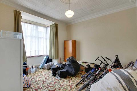 12 Ramsden Road, London, N11 3JE