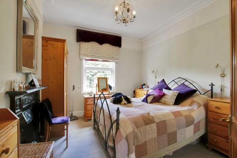 12 Ramsden Road, London, N11 3JE