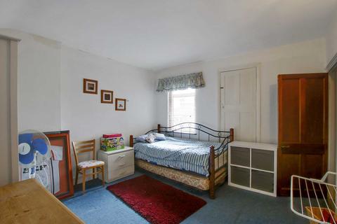 12 Ramsden Road, London, N11 3JE