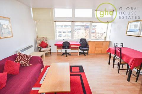 2 bedroom flat to rent, Metro Central Heights, Elephant & Castle, London