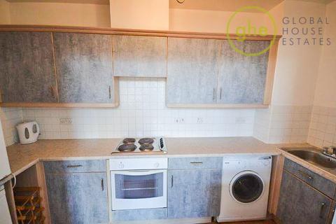 2 bedroom flat to rent, Metro Central Heights, Elephant & Castle, London