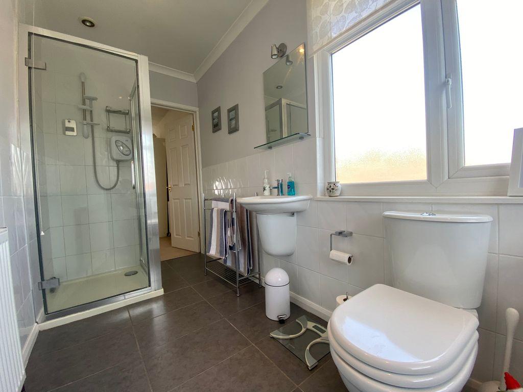 Bathroom (Jack & Jill Shower Room)