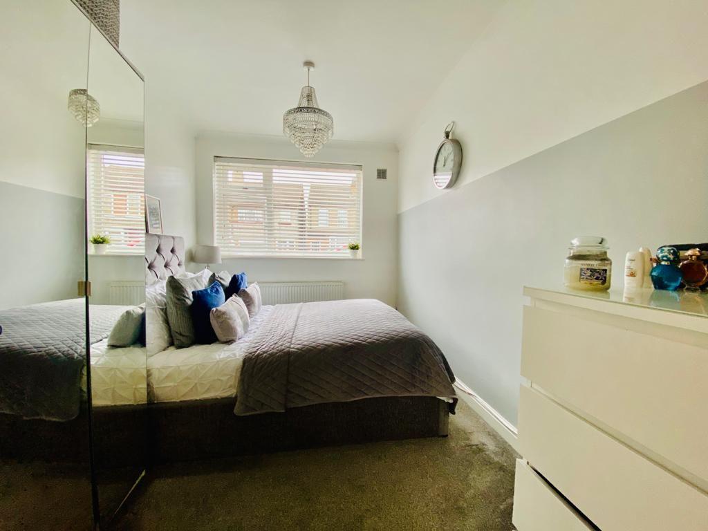 Bedroom 2 (Double)