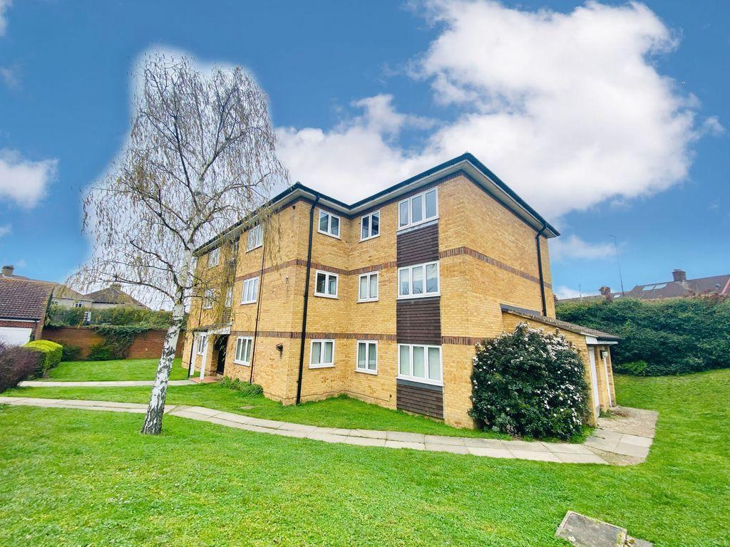 Fox Hollow Drive, Bexleyheath DA7 4UR 2 bed flat £250,000