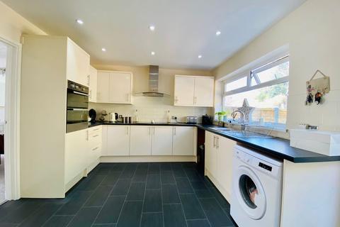 19 Broom Mead, Bexleyheath, DA6 7NZ