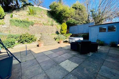 19 Broom Mead, Bexleyheath, DA6 7NZ
