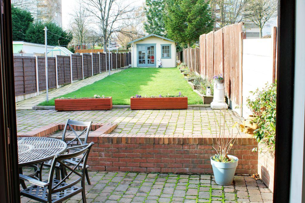 42, Uplands Avenue, Rowley Regis B65 9PT 3 bed detached house £230,000