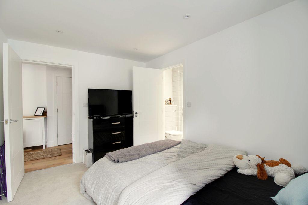 Bedroom 2 (Double with Ensuite)